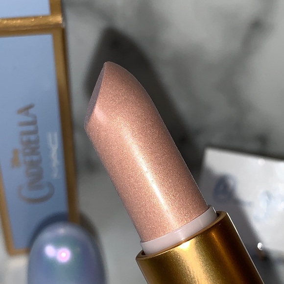 NIB FREE AS A BUTTERFLY CINDERELLA X MAC Lustre Lipstick MAC - Picture 4 of 14
